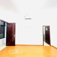 Bán Nhà Hàng Bồ, 39M, 4 Tầng, Nhà Mới, Về Ở Luôn, Cách 10M Ra Phố Hàng Bồ, Giá Nhỉnh 8 Tỷ