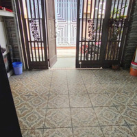 Nhà 2 Phòng Ngủ 2 Vệ Sinh 2 Máy Lạnh - Ngay Đường Hiệp Bình, Phạm Văn Đồng