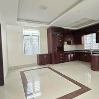 Cho Thuê Biệt Thự Sông Ông Lớn Bình Chánh View Sôngdiện Tích12X25M Gồm 6 Phòng Ngủ 7 Vệ Sinh Giá 40 Tr/Th Nhà Trống