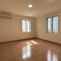 Cho Thuê Biệt Thự Sông Ông Lớn Bình Chánh View Sôngdiện Tích12X25M Gồm 6 Phòng Ngủ 7 Vệ Sinh Giá 40 Tr/Th Nhà Trống