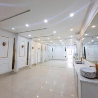 Cho thuê nhà mặt tiền đường nguyễn văn cừ ngang 5m nhà mới xây 100%