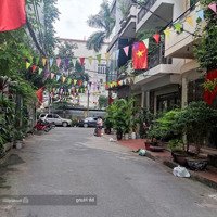 Nhà Phân Lô Oto Tránh - Gần Hồ Tây Thoáng Mát - Hai Ngõ Đi Vào Nhà - Biệt Thự Sân Vườn - Bể Bơi.
