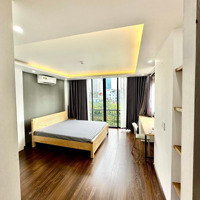Cho Thuê Căn Hộ Dịch Vụ 2 Ngủ 1 Khách View Hồ Mặt Phố Phạm Huy Thông, Ba Đình, Hà Nội