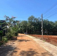 Bán Gấp Lô Đất Ngay Kcn Vsip 7M Mặt Tiền Có Sẵn 100M2 Thổ Cư Giá Chỉ 450 Triệu