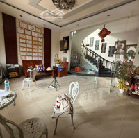 Bán Biệt Thự 300M2 Tại Lê Hồng Phong, Tân Đông Hiệp, Dĩ An, Bình Dương, Giá Tốt 10 Tỷ Vnd