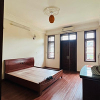 Tuyệt Phẩm! Lô Góc Dân Xây Nguyễn Ngọc Vũ- 60M2*5T Ôtô Đỗ Cửa- 10M Ra Ôtô Tránh- Ở Sướng- Gần Phố