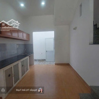 Kẹt Bán Gấp Nhà 1 Trệt 1 Lầu 4X17.7 Hướng Đông . 2 Phòng Ngủ - Sân Xe Hơi . Giá Bán 1.55 Tỷ
