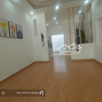 Kẹt Bán Gấp Nhà 1 Trệt 1 Lầu 4X17.7 Hướng Đông . 2 Phòng Ngủ - Sân Xe Hơi . Giá Bán 1.55 Tỷ