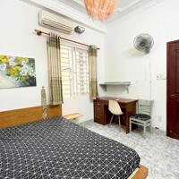 Phòng trọ có cửa sổ tại Khu ẩm thực Phan Xích Long