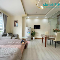 1Phòng Ngủ Cửa Sổ Lớn, Thoáng, Rộng 40M2, Sát Quận 1, Hàng Xanh, Giá Rẻ, Thang Máy. Full Nội Thất.