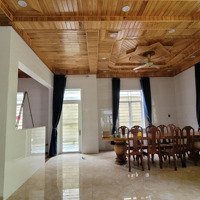 Bán Biệt Thự Phố Khu Dân Trí Cao An Ninh Tại Trung Tâm Bến Cát Quá Lý Tưởng Để Sống Và Làm Việc