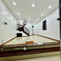 La Thành Giảng Võ Ba Đình 40M2 5 Tầng Dân Xây, Mt4M 7.05 Tỷ. Vị Trí Đẹp, Nở Hậu, Ở Sướng