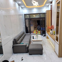 Bán Nhà Đẹp Đống Đa Diện Tích 43M Oto Đỗ Cửa Giá Bán 10.9 Tỷ