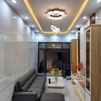 Bán Nhà Đẹp Đống Đa Diện Tích 43M Oto Đỗ Cửa Giá Bán 10.9 Tỷ