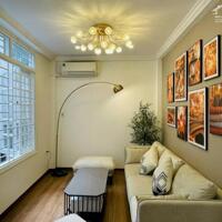 BÁN NHÀ CÁT LINH -ĐỐNG ĐA DT 32M 4 TẦNG MT 10M GIÁ 5.6 TỶ ĐẸP NHƯ Ý