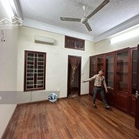Cho Thuê Nhà Lạc Long Quân 45M2*5 Tầng , Thông Sàn , Nhà Mới , Mỗi Tầng 1 Ngủ , Giá 9 Triệu/Th