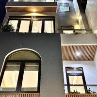 Siêu Phẩm Mẫu Hiện Đại Đẹp Xuất Sắc Phố Chợ Hàng - Hồ Sen, Sân Cổng Riêng, Full Nội Thất Các Tầng