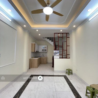 Nhà Đẹp Long Biên 2 Thoáng Oto Đỗ Cổng Về Ở Ngay