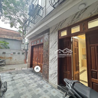 Nhà Đẹp Long Biên 2 Thoáng Oto Đỗ Cổng Về Ở Ngay
