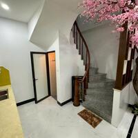 CẦN BÁN GẤP NHÀ 30M2 5 TẦNG CẠNH CAO ĐẲNG FPT ĐƯỜNG TRỊNH VĂN BÔ