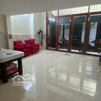 Bán Nhà Đang Ở, Xây Dựng Tâm Huyết, Khu Dân Cư Yên Tĩnh, Có Sân Đậu Ô Tô