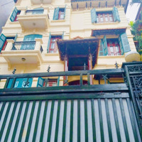 Bán Biệt Thư Tại Đường Nguyễn Văn Cừ Diện Tích 182M2, Giá Bán 30 Tỷ. Long Biên