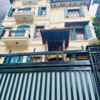 Bán Biệt Thư Tại Đường Nguyễn Văn Cừ Diện Tích 182M2, Giá Bán 30 Tỷ. Long Biên