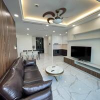 Gia đình cần bán CH Cộng Hòa Plaza 140m2, 4pn, 4wc, có NT và Sổ Hồng. Giá thật nhà thật: 7.3 tỷ TL