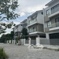 Bán Gấp Biệt Thự 200M2,Sol Lake Villa Gần Hồ Giá Đầu Tư Chỉ 30 Tỷ