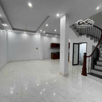 Lô Góc Vĩnh Hưng. Ngõ Nông 20M Nhìn Thẳng Ra Đường Ô Tô.diện Tíchrộng 43M2, 3 Tầng, Chào 6.5 Tỷ Còn Tl