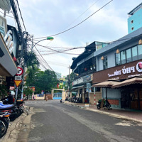 Em Nguyệt Nha Trang Cần Bán Gấp: Căn Nhà Mặt Tiền Đường Mê Linh-Thành Phố Nha Trang Gần Biển.
