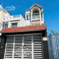 Bán Nhà 3 Tầng, 3 Phòng Ngủ Sân Đậu Ô Tô Thoải Mái Gần Phạm Văn Đồng - Kha Vạn Cân 134M2 Ngang 5M