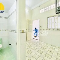 Cho Thuê Phòng Trọ Trệt Mặt Đất, Gác Cao 2M Có Ban Công. Điện Nhà Nước, Kdc Lacasa Gần Phú Mỹ Hưng