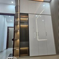 Bán Siêu Mẫu Lạc Long Quân 8 Tỷ, 38M2, 5T,Mặt Tiền3.5M- Ô Tô 7 Chỗ Vào Nhà- Gần Hồ Tây Lộng Gió