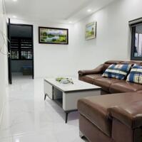 Bán tập thể Nguyên Hồng 100m2 chia 3 ngủ, LÔ GÓC, TẦNG 2 đúng như ảnh