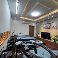 Nhà Nc Xh Đậu Cửa - Cư Xá Đô Thành - 4X15M2, 4Tầng - 26 Triệu/Tháng