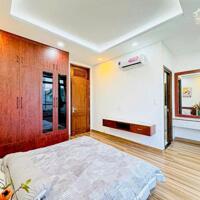 Cho thuê nhà mặt tiền đường số 4 cư xá Đô Thành phường 4 quận 3, DT: 3x10m, giá 19tr/tháng