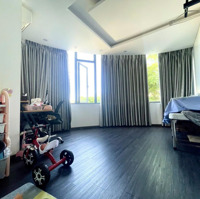 Sơn Trà, Biệt Thự 155M Góc 2 Mặt Tiền Đường 10.5M , Có Hồ Bơi, Sẵn Dòng Tiền.