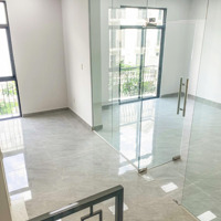Nhà Phố Manhattan Nguyên Căn 96M2 Cho Thuê Hoàn Thiện Chỉ 25 Triệu , Có Bếp Và Ngăn Phòng.