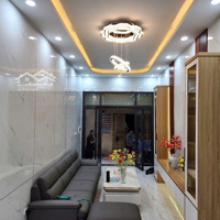 Trung Tâm Đống Đa, Vị Trí Cực Đẹp, Ôtô Đỗ Cửa, Kd Thuận Lợi, Full Nội Thất Xịn Xò, Phố Vip
