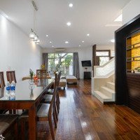 Nhà Biệt Thự Trang Nhã, Không Gian Thoáng, Rộng Rãi. Sẵn Sàng Vào Ở