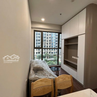 Bán Cắt Lỗ - Bán Gấp Căn Studio Tòa M2 Full Nội Thất, Hướng Đn, View Nội Khu Giá Bán Chỉ Còn 1 Tỷ9