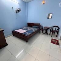 Bán khách sạn Dĩ An Bình Dương 9,8tỷ/150m2 đất/430m2 sàn.