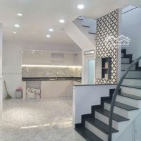 Bán Gấp Nhà Quận 5 Sát Mặt Tiền, Nở Hậu Lê Hồng Phong 30M ,2 Tầng , Vào Ở Ngay