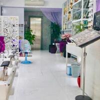 Bán Nhà Mặt Phố Hoàng Hoa Thám, 5 Tầng Thang Máy Kinh Doanh Đỉnh, Gần Công Viên Bách Thảo