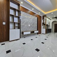 Bán Nhà Tam Trinh Ngay Cầu Mai Động- Lô Góc Cực Thoáng Sáng-Nhà Mới Cứng