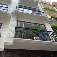 Bán Nhà Mặt Phố Nguyễn Khang Lô Góc , Diện Tích: 60M2 X 5T Mt: 4,5M ( Giá Bán 21,5 Tỷ)