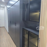 Căn Hộ 3Pn-99M2 Giá Bán 5,6 Tỷ ( 56 Triệu/M2) Bao Thuế Phí. Full Đồ + Sổ Đỏ Sẵn Tay. Liên Hệ: 0947065795