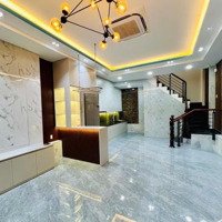 Giảm Sau 400 Triệuiệu Nhà Đẹp Nguyễn Đình Chính,Phú Nhuận.giá: 3.990 Tỷ. Diện Tích: 5.5M X 16.4M. Sổ Sẵn