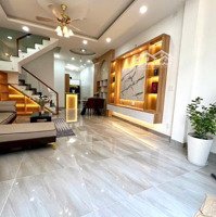 Siêu Phẩm Giá Hời Nằm Ngay Trung Tâm Q10 Đường Hồ Bá Kiện_ 40M2_ Chỉ 3 Tỷ 250 Triệu_ Sổ Riêng_Hẽm Xe Hơi5M